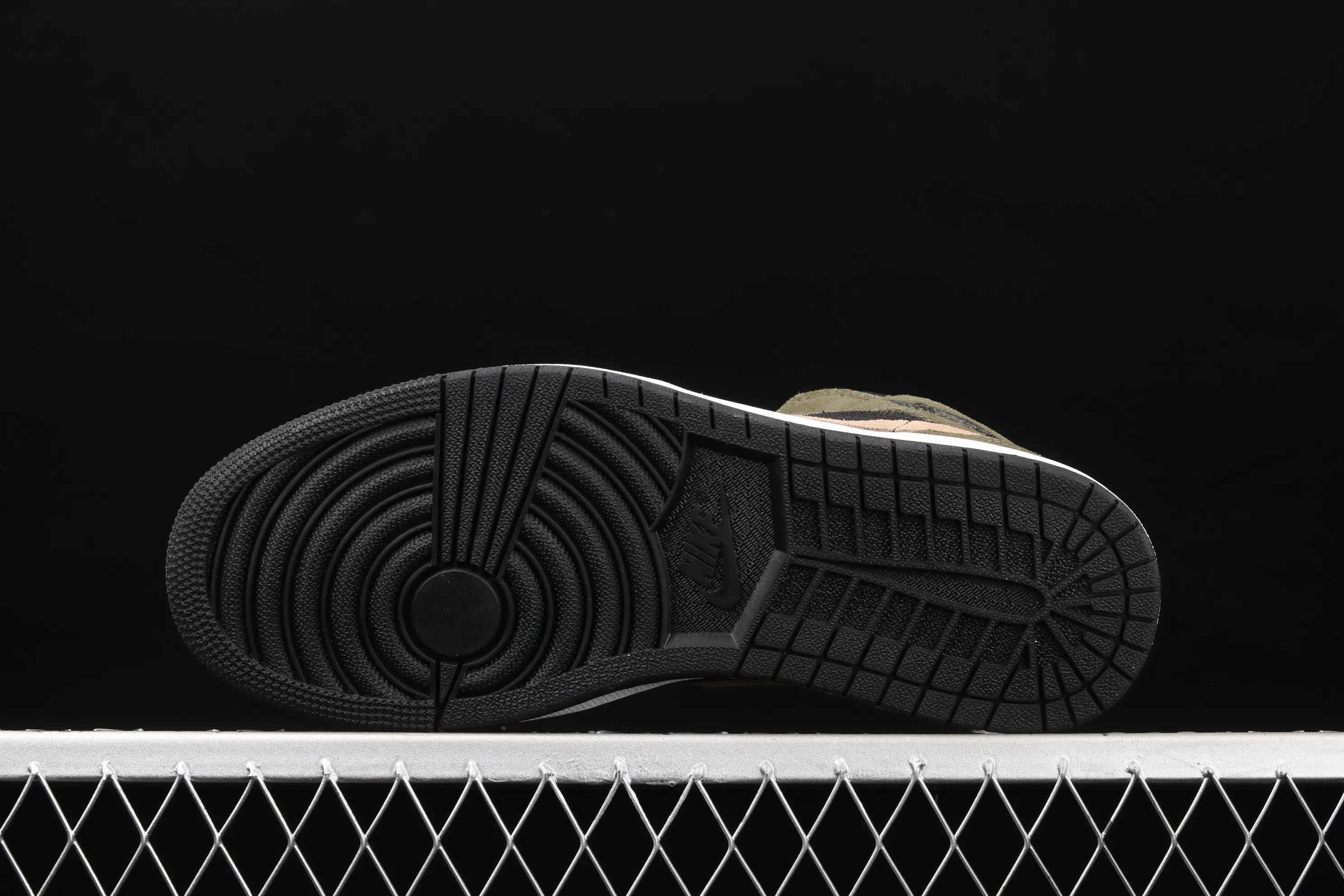 All Categories Air Jordan Jordan Series Basketball Shoes Air Jordan 1 Mid Air Jordan 1 Mid AJ1 Joe 1 Army Green Mid-top Versatile Casual Sports Shoes BQ6472-030